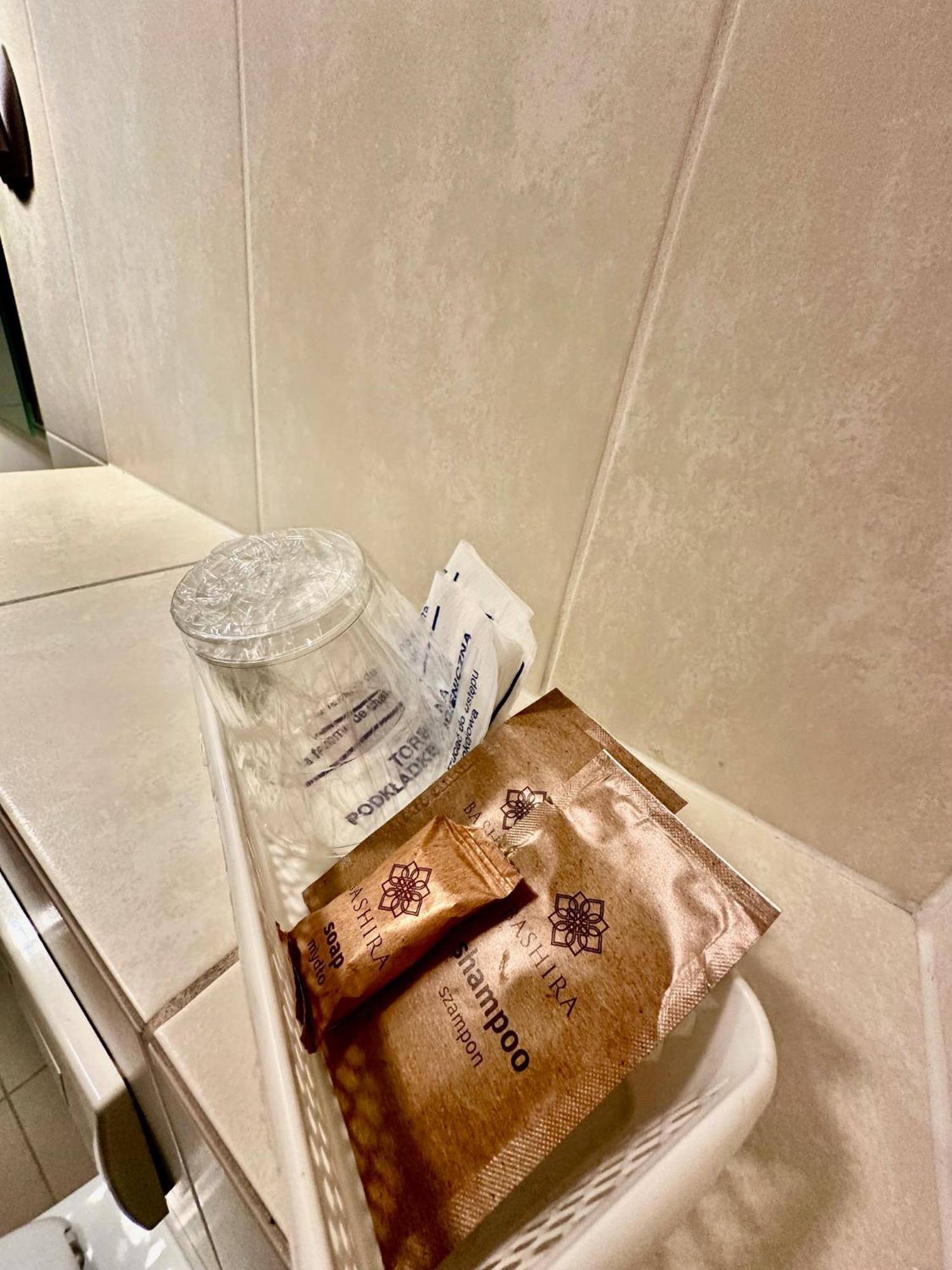 Hotel Pod Debami Ostrów Wielkopolski Kültér fotó