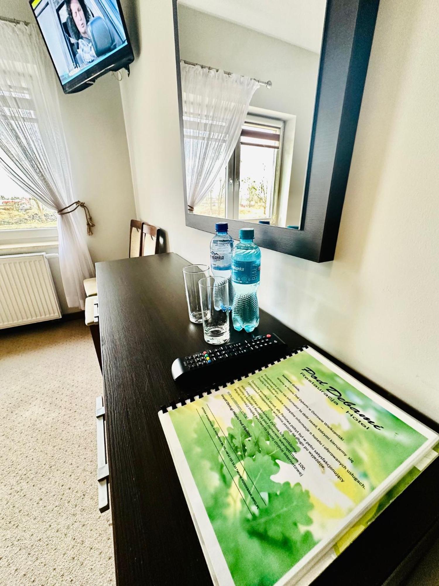 Hotel Pod Debami Ostrów Wielkopolski Kültér fotó